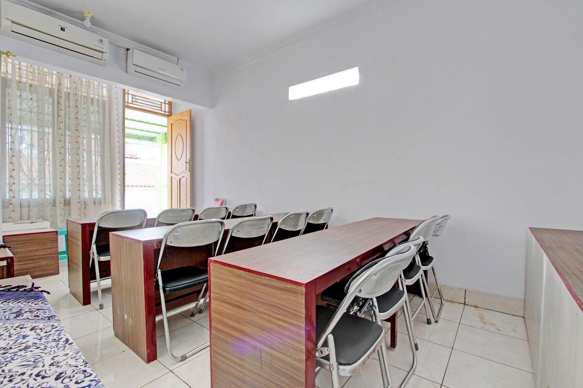 טגאל Capital O 92929 Hotel New Tirta Kencana Syariah מראה חיצוני תמונה
